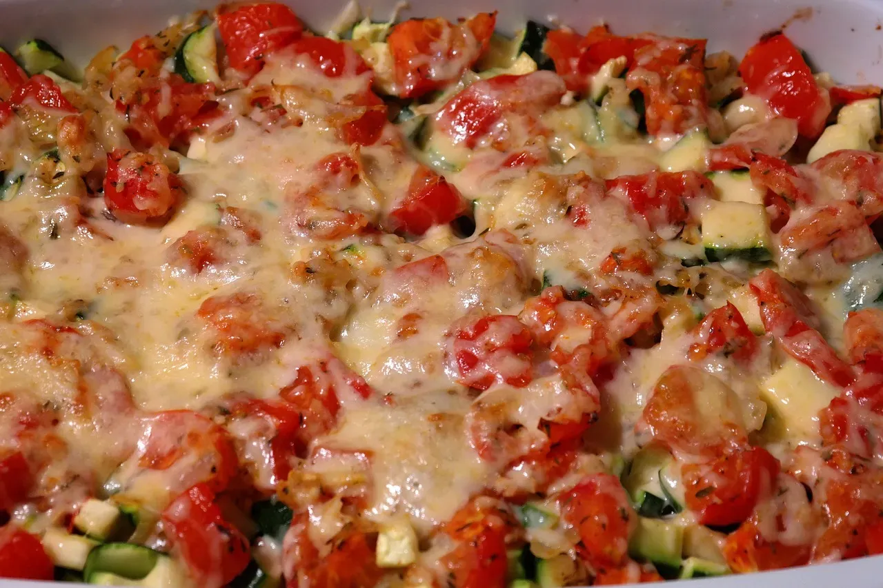 Why Vintage Casseroles Are Resonating Again Right Now (Image Credits: Pixabay)