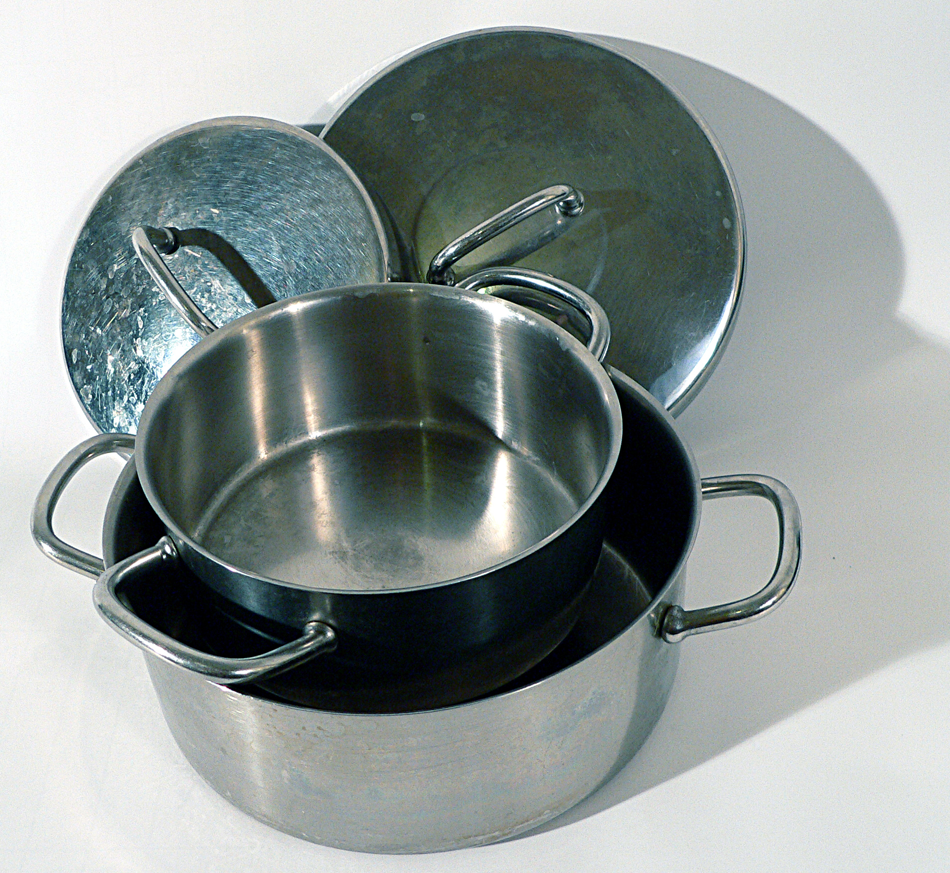 The Surprising Popularity of Aluminum Cookware (image credits: wikimedia)
