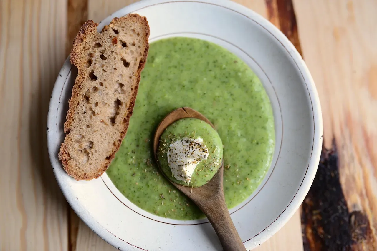 Broccoli Cheddar Soup: The Crowd-Pleaser (Image Credits: Pixabay)