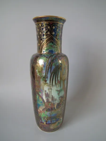 Wedgwood Fairyland Lustre (Image Credits: Wikimedia)