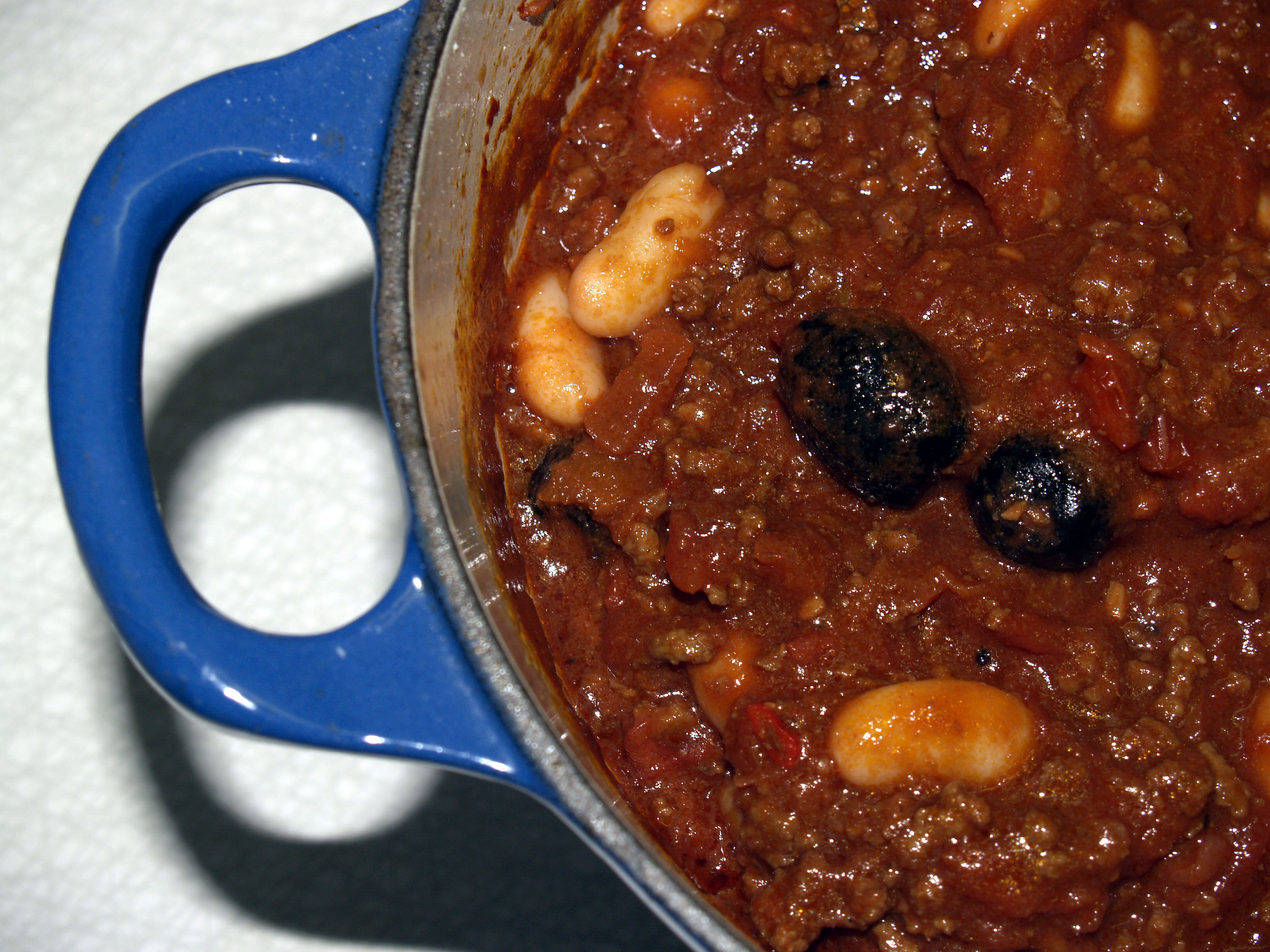 One-Pot Chili: Spicy and Satisfying (image credits: wikimedia)