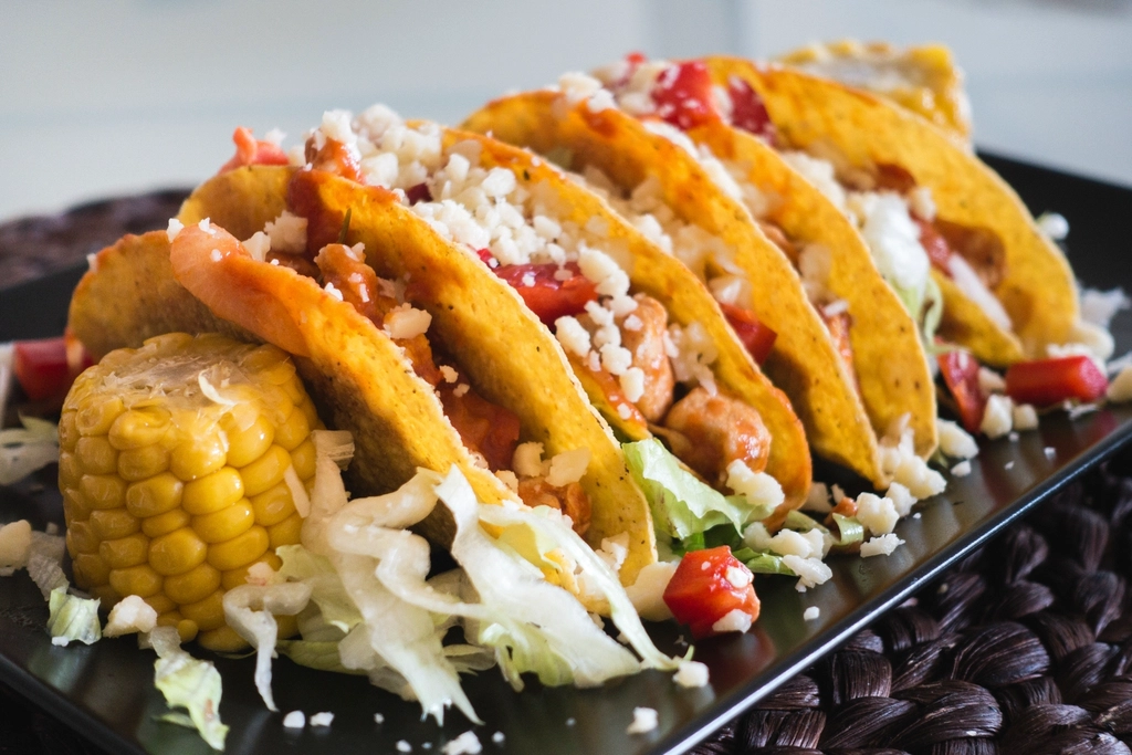 Sweet Potato and Black Bean Tacos (image credits: rawpixel)