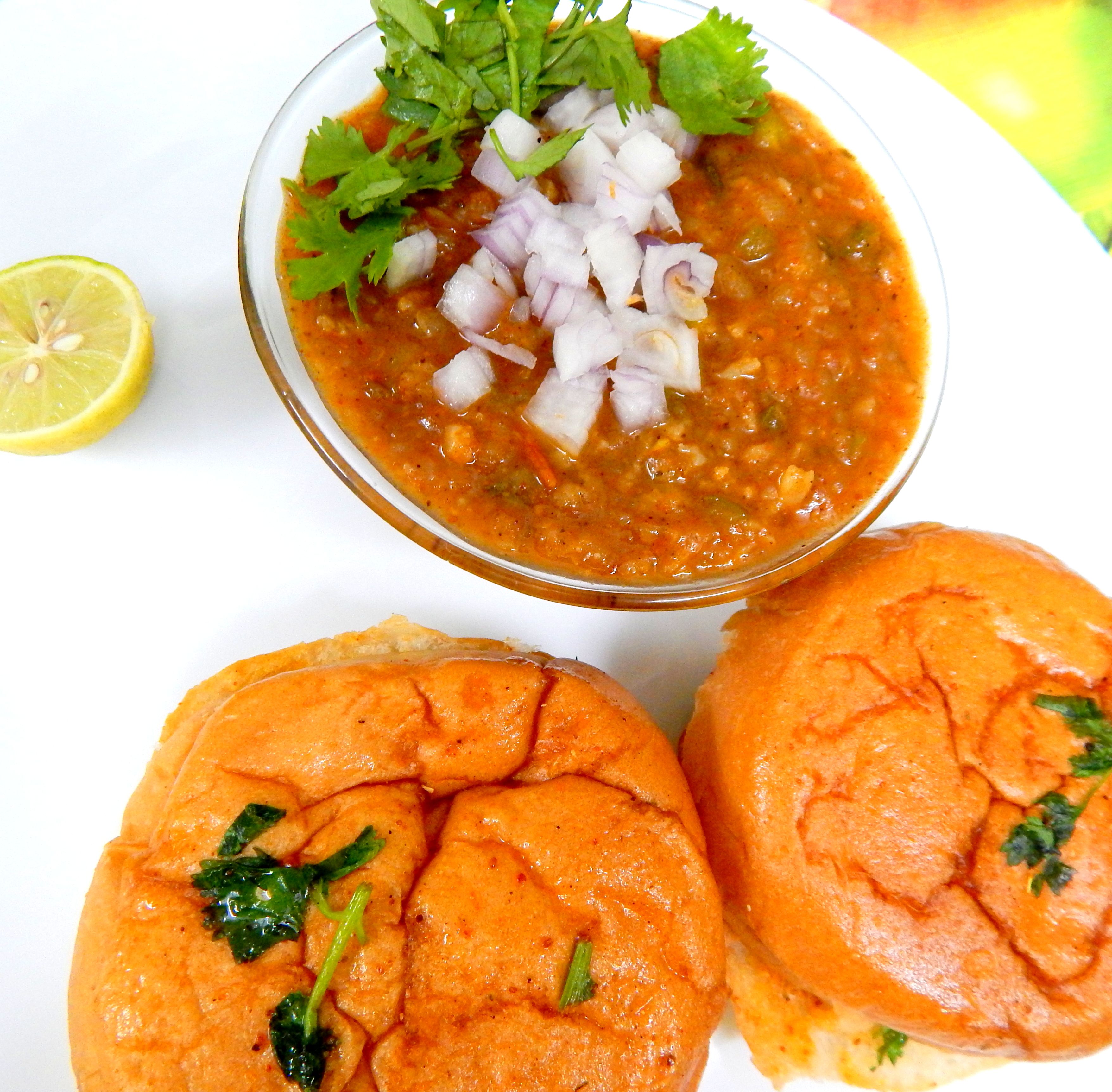 Pav Bhaji: The Butter-Laden Mumbai Favorite (image credits: wikimedia)