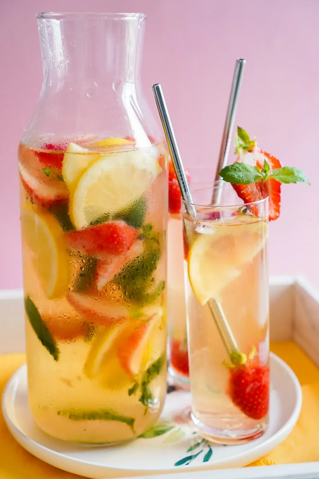 Gemini: Lemon Balm Iced Tea for Mental Clarity Under Pressure (Image Credits: Unsplash)