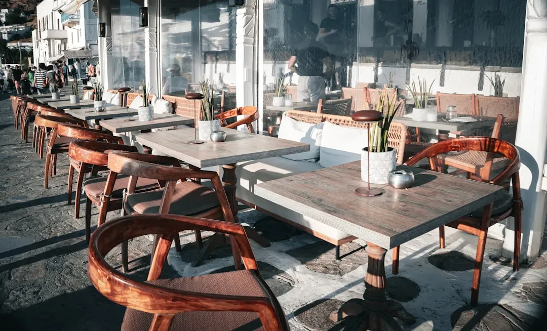 DK Oyster Bar Mykonos: Surprise Bills Ruin Greek Island Dreams (Image Credits: Unsplash)