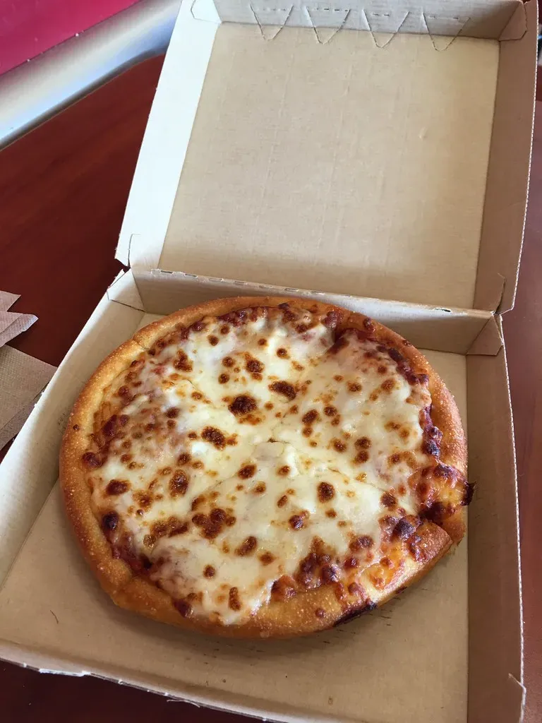 Personal Pan Pizzas Were Peak Perfection (Image Credits: Flickr)