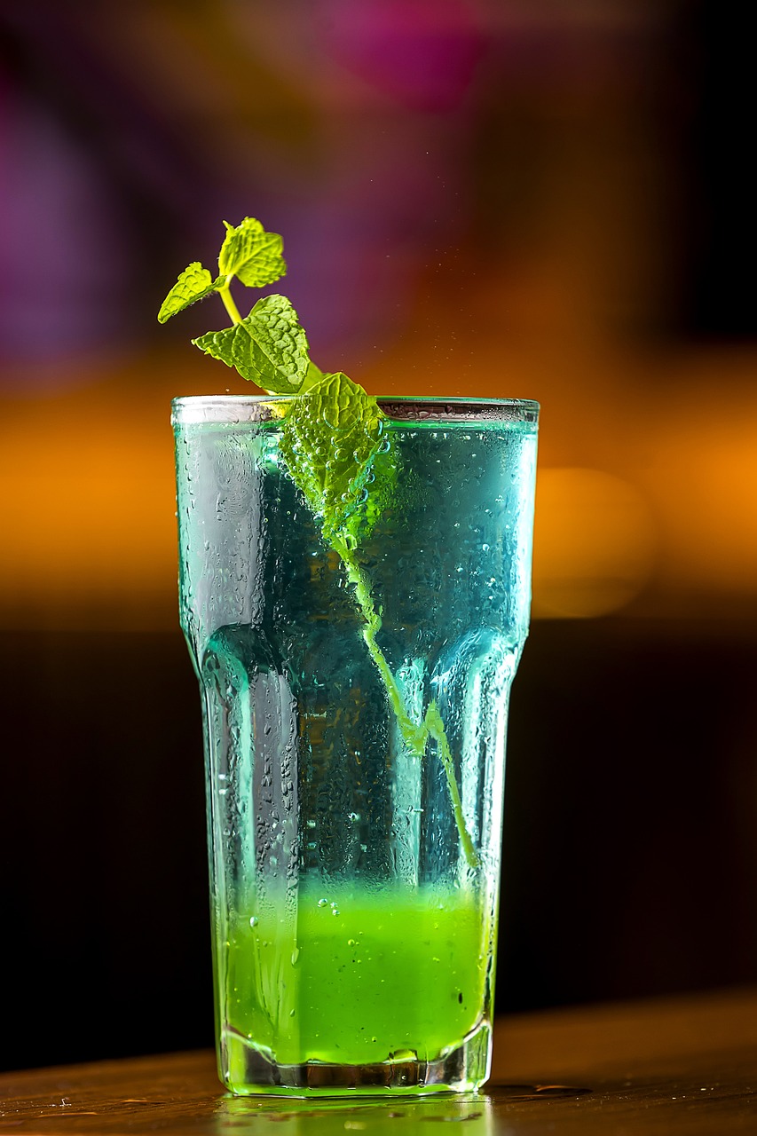The Influence of Social Media on Dessert Cocktails (image credits: pixabay)
