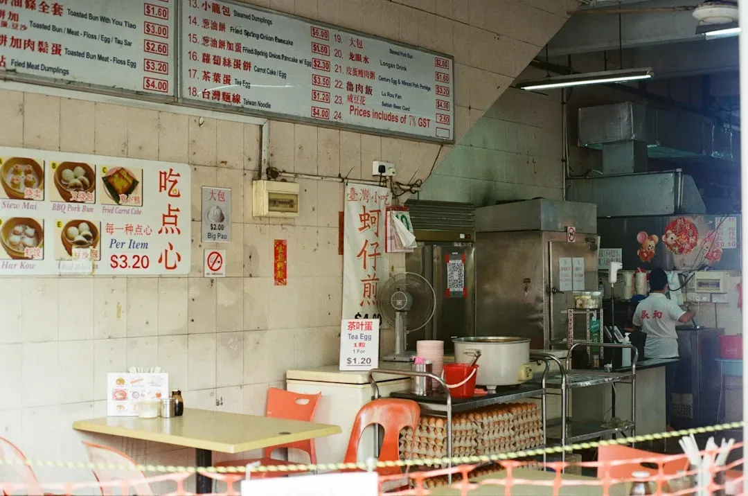 Cross-Contamination Violations Are Everywhere, Even in Your Favorite Spots (Image Credits: Unsplash)