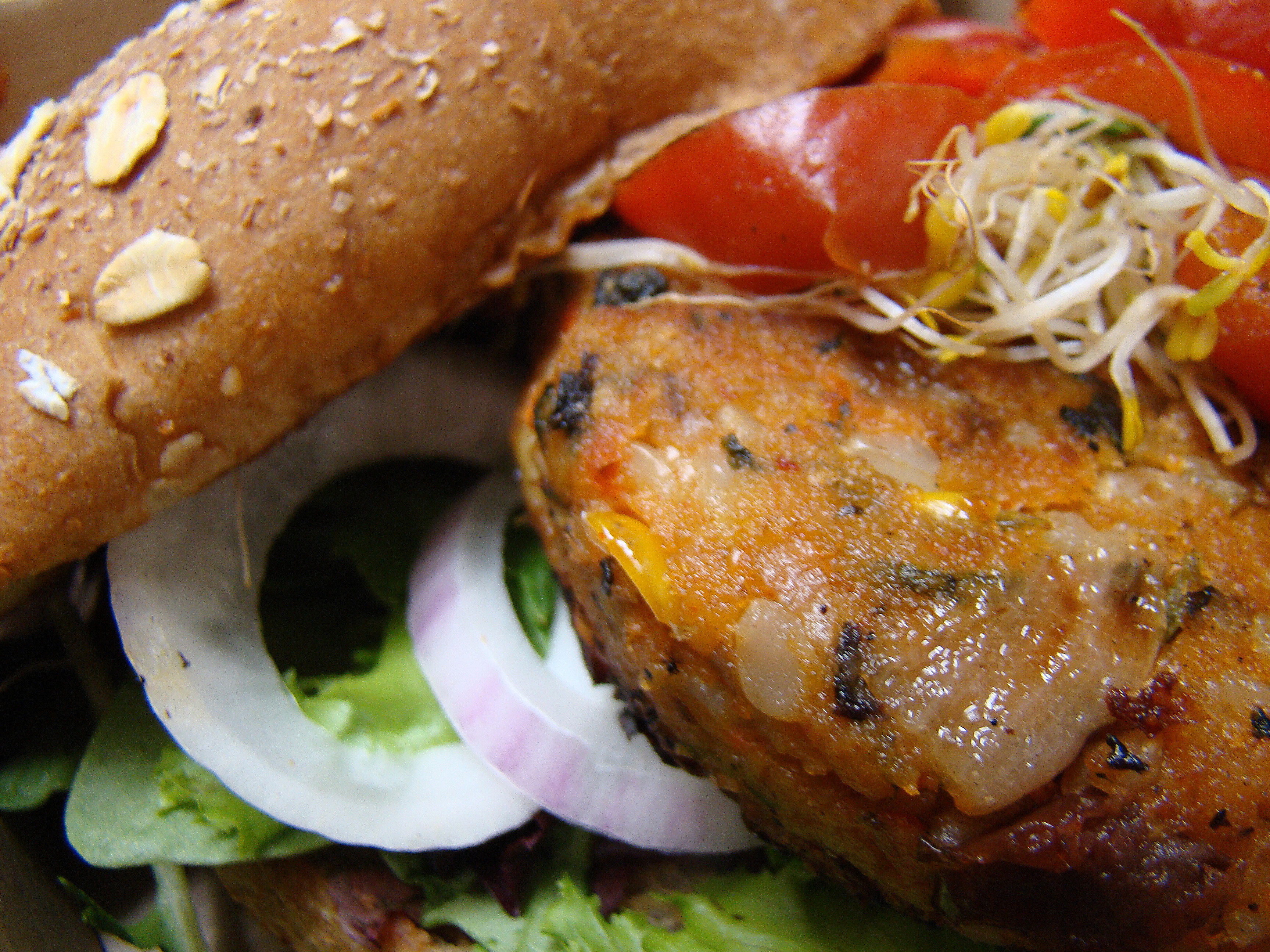 Final Thoughts on Elevating Burgers (image credits: wikimedia)