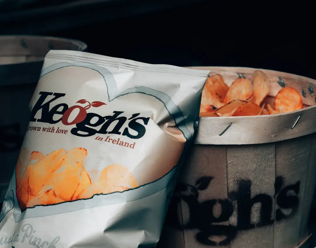 7. Choosing Smart, Low-Mess Foods That Respect Altitude Science (Image Credits: Unsplash)