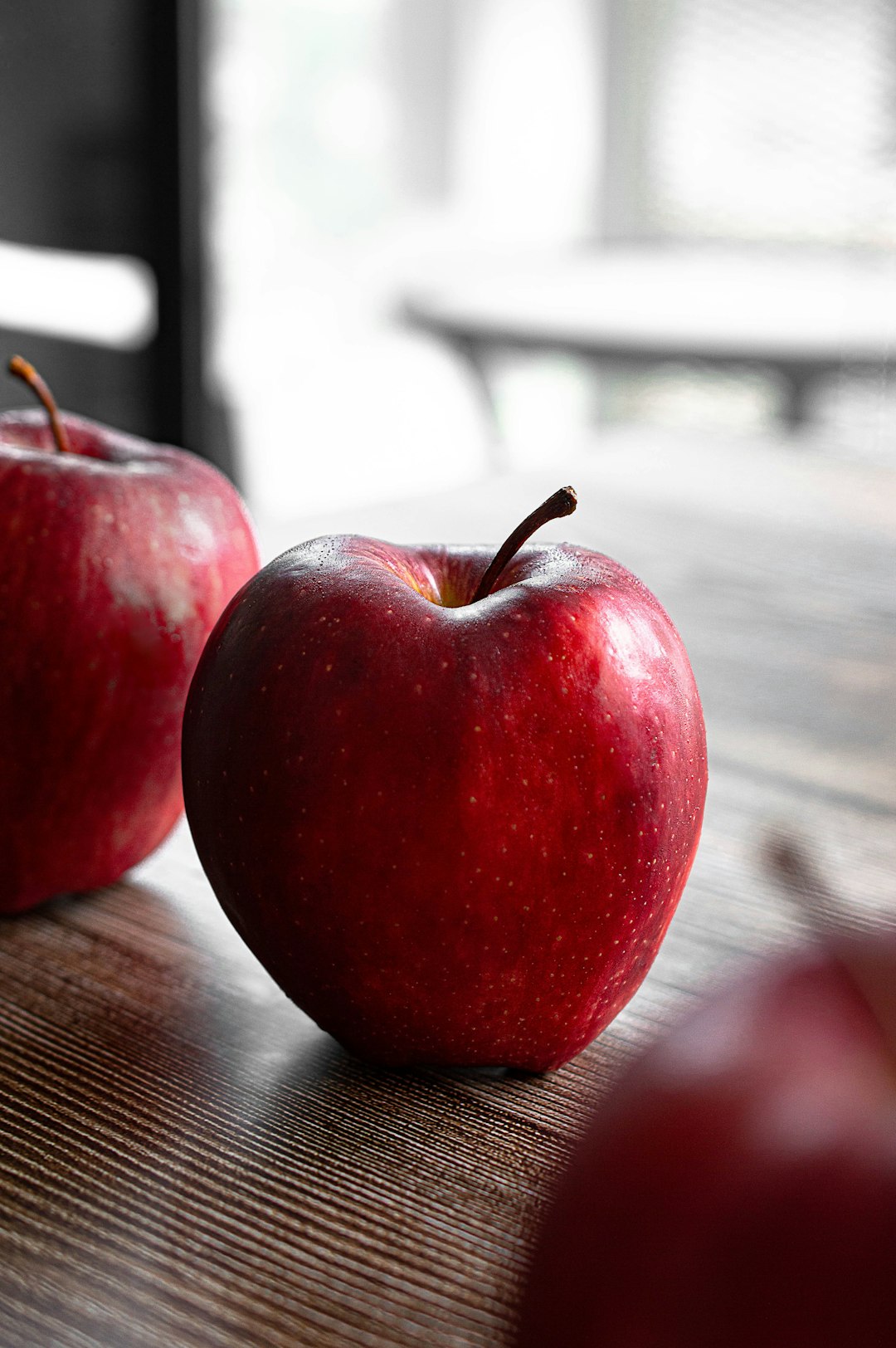 Apples: The Everyday Fruit With a Hidden Edge (image credits: unsplash)