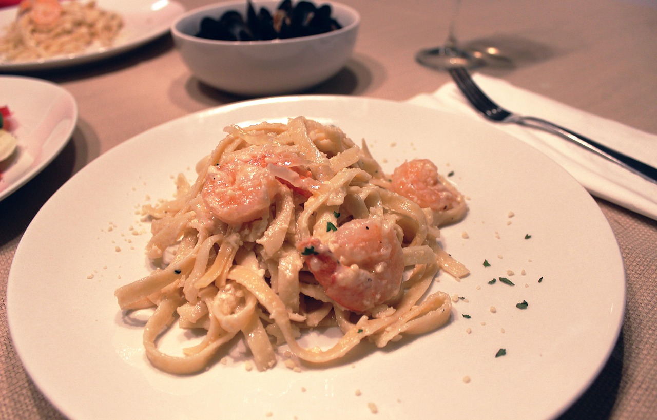 Fettuccine Alfredo: Slimming Down the Sauce (image credits: pixabay)