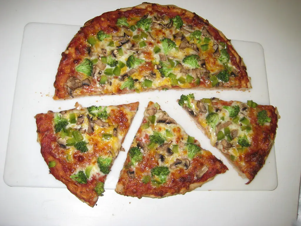 1. Homemade Pizza With a Smarter Crust (lgkiii, Flickr, CC BY 2.0)