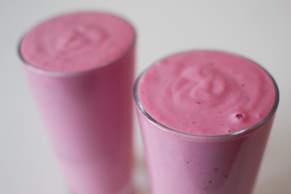 Store-Bought Smoothies - Sugar Bombs in Disguise (image credits: stocksnap)