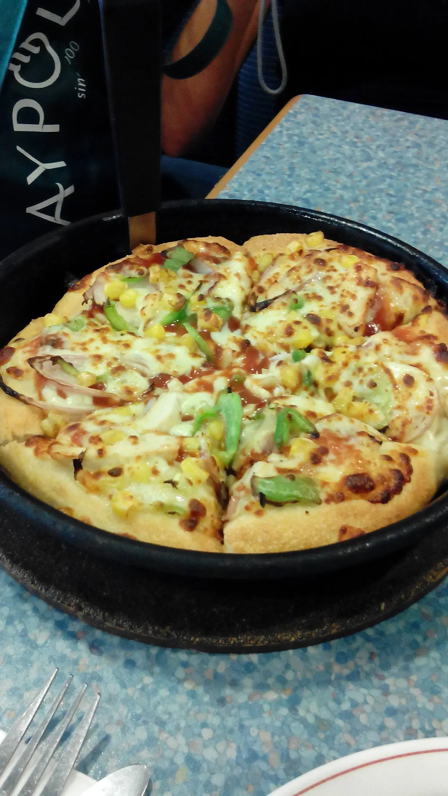 California Pizza Kitchen Brings Creativity (Image Credits: Wikimedia)