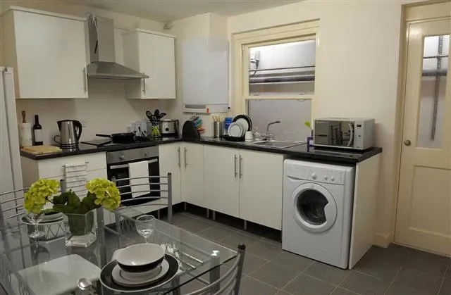 Stock, Broth, and the Magic of Leftover Bones and Scraps (Image Credits: Flickr)