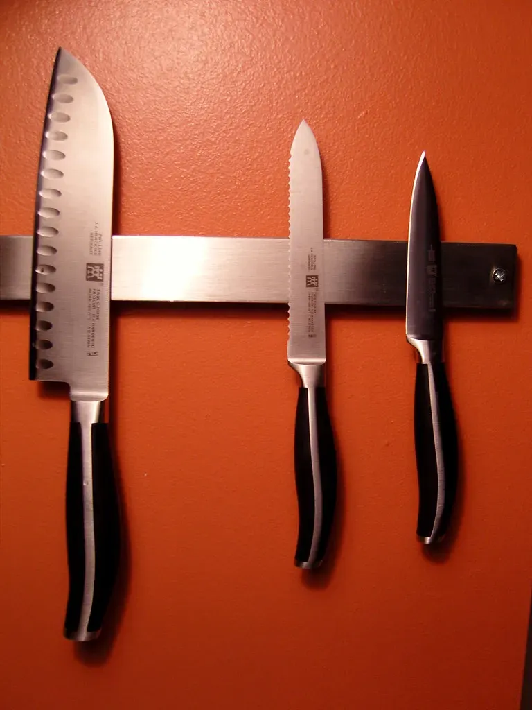 The Santoku Knife: The Japanese Alternative (Image Credits: Flickr)