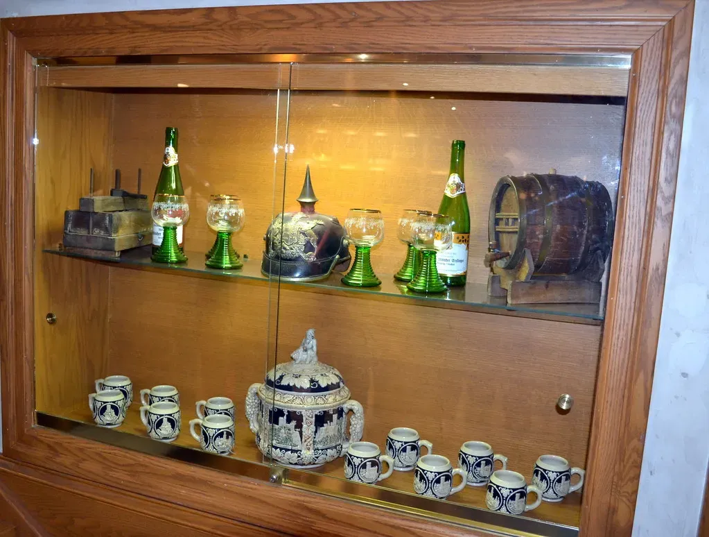 How to Actually Shop for Wine Like a Pro (larrywkoester, Flickr, CC BY 2.0)