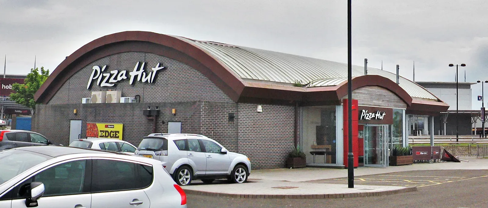 That Red Roof Was Everything (Image Credits: Wikimedia)