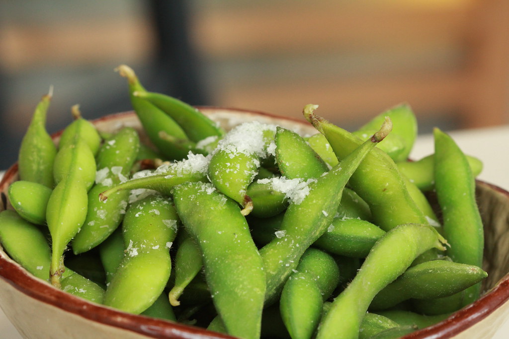 Edamame: The Fun Snack With Serious Protein (image credits: flickr)
