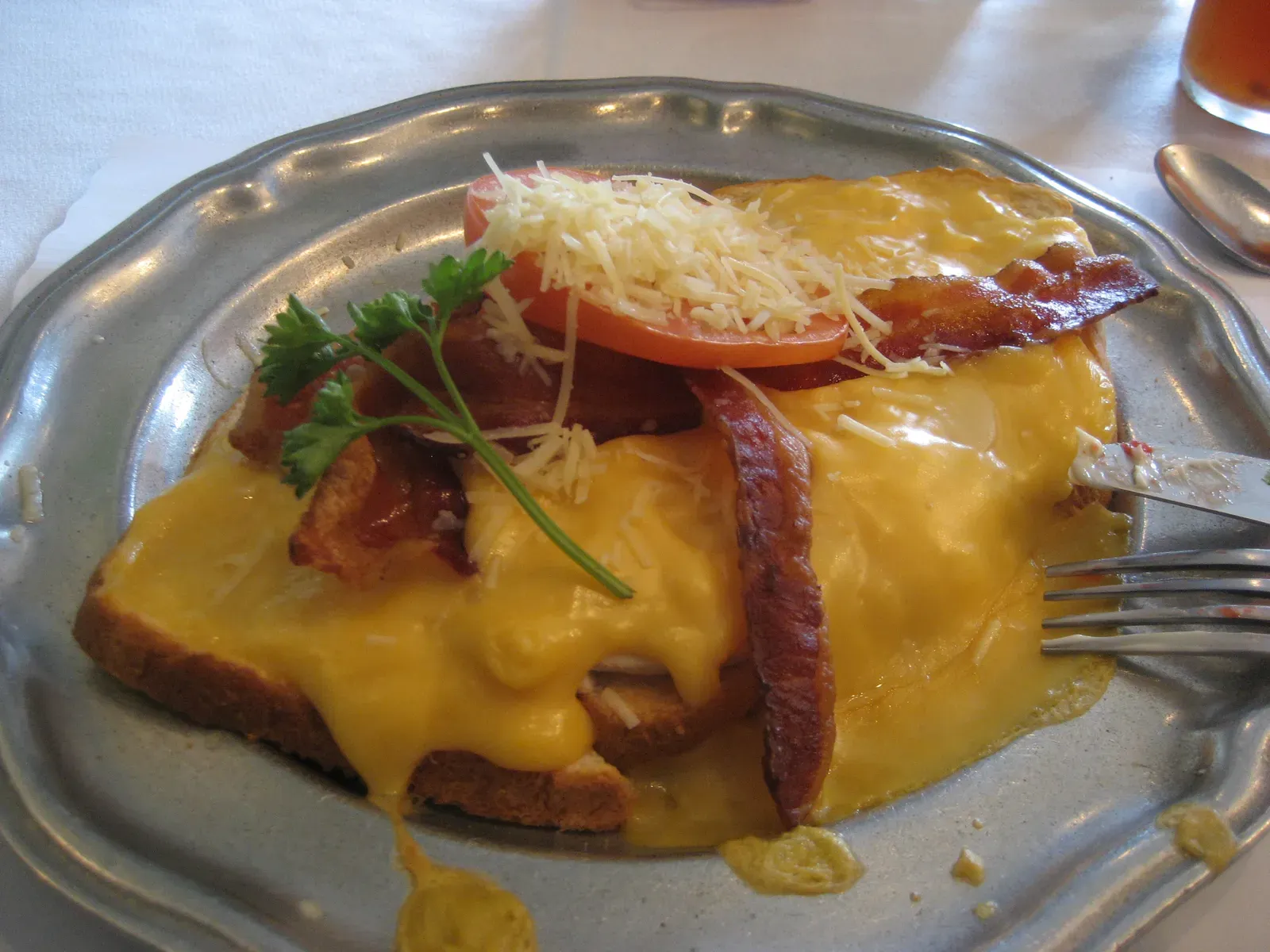 Kentucky's Hot Brown (Image Credits: Wikimedia)