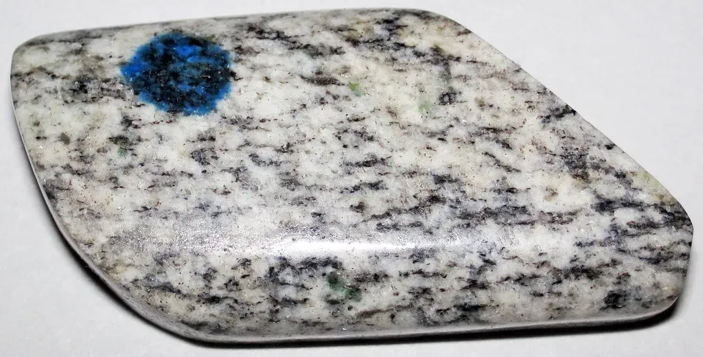 Speckled Granite Patterns Feel Stuck in the Past (Image Credits: Flickr)