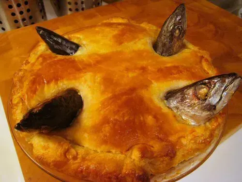 8. Stargazy Pie (Image Credits: Wikimedia)