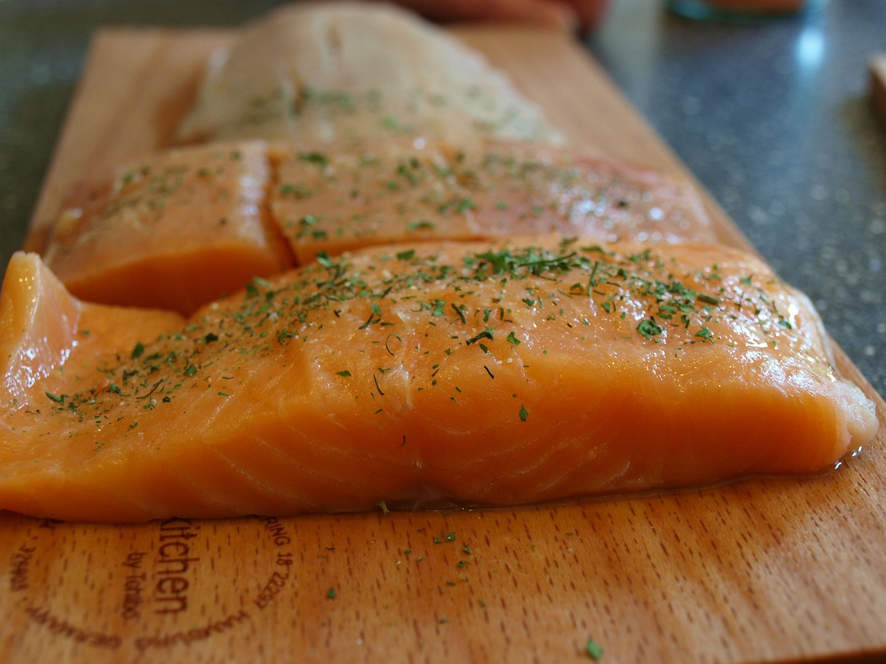 Salmon: Omega-3s for Muscle Growth (image credits: pixabay)