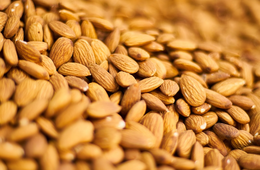 Almonds: Nutrient-Dense and Satisfying (image credits: unsplash)