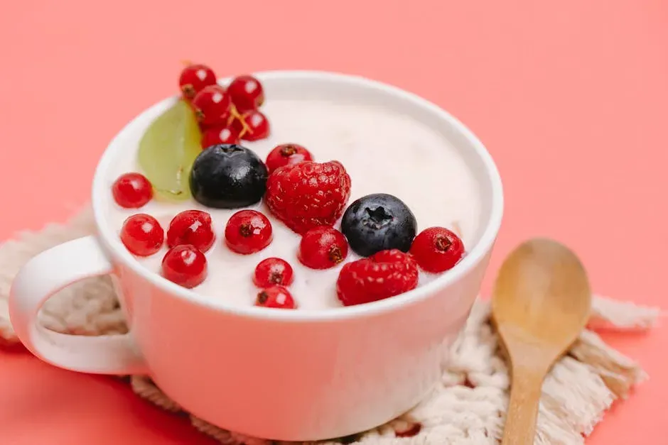 4. The Flavored Yogurt and Berry Blend (Image Credits: Pexels)