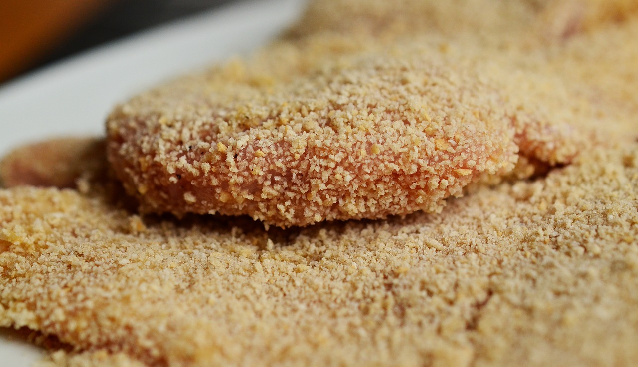 Using Panko Breadcrumbs (image credits: pixabay)