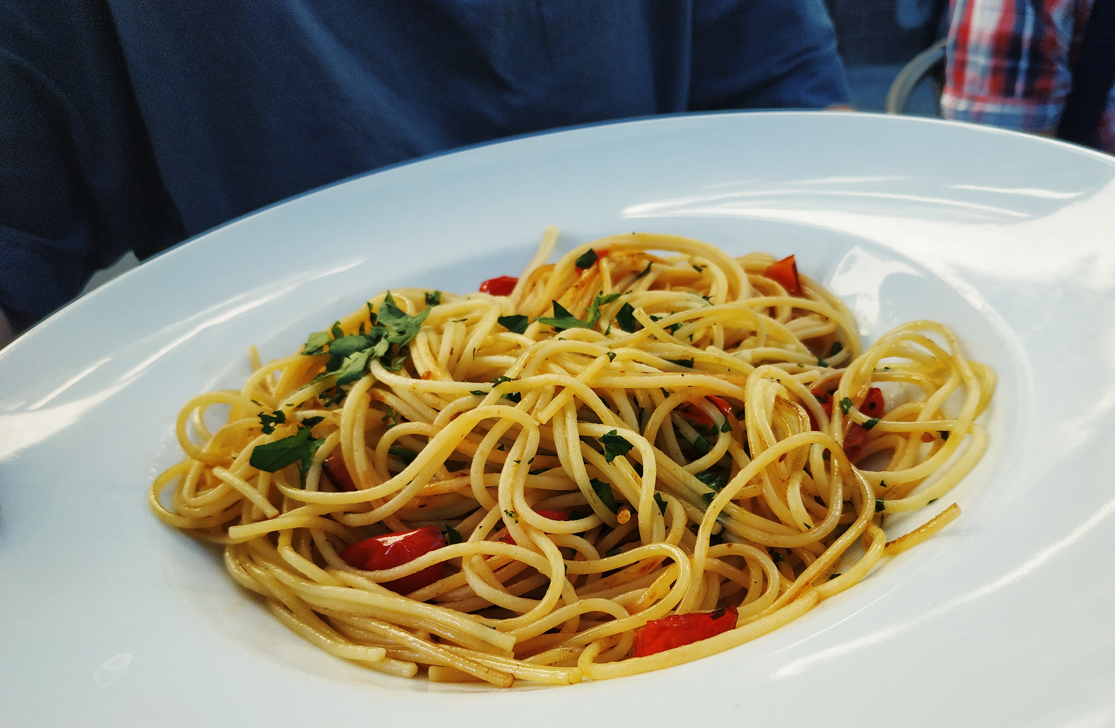 1. Spaghetti Aglio e Olio (image credits: wikimedia)