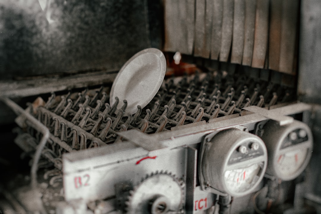 The Inefficient Old Dishwasher Wasting Resources (image credits: unsplash)
