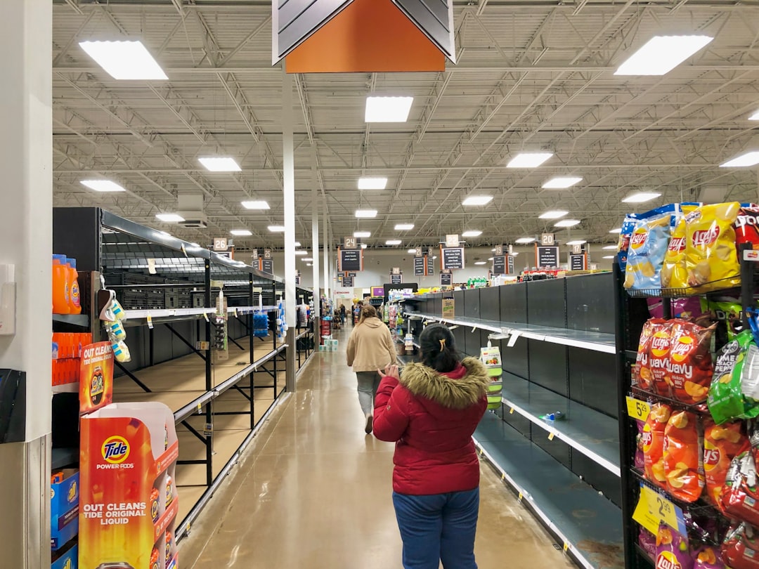 Kroger's Mariano's Store Closures Signal Broader Changes (image credits: unsplash)