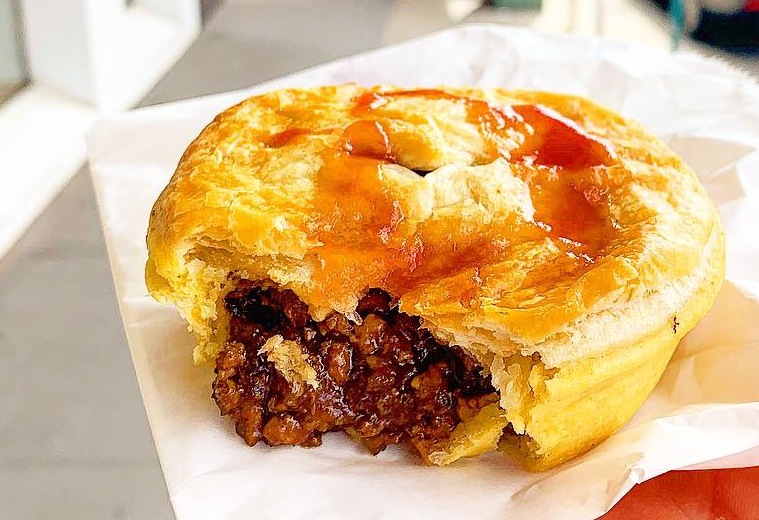 Australian Meat Pie: A National Icon (image credits: wikimedia)