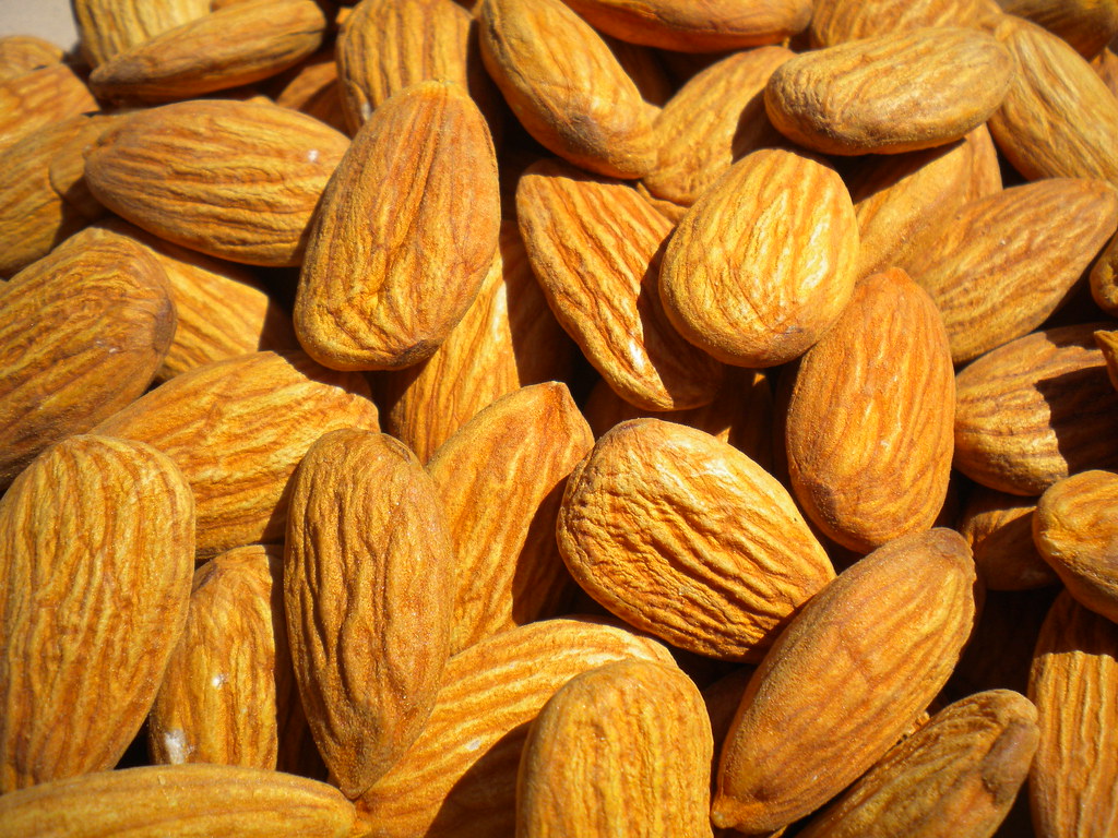 The Fiber King: Almonds Take the Crown (image credits: flickr)