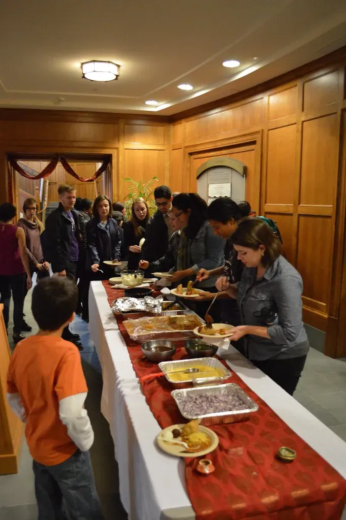 The Lighting Makes Carbs Look More Appealing (Image Credits: Flickr)