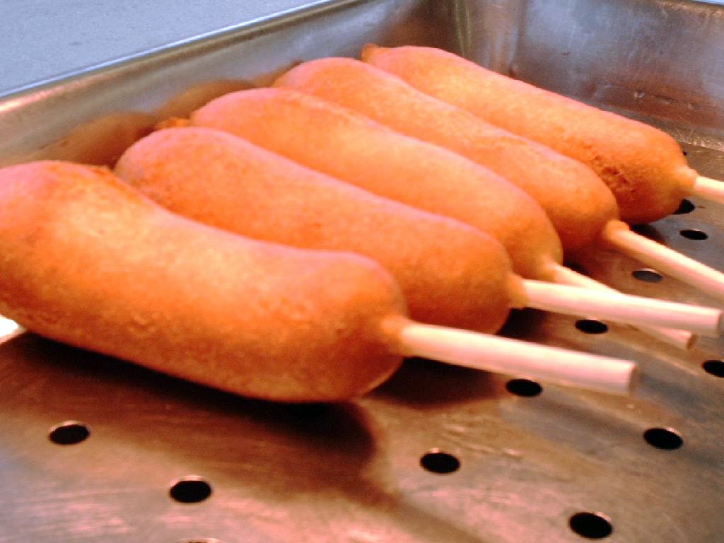 Massive Corn Dog Recall Announced (image credits: No machine-readable source provided. Own work assumed (based on copyright claims)., CC BY-SA 3.0, https://commons.wikimedia.org/w/index.php?curid=1138699)