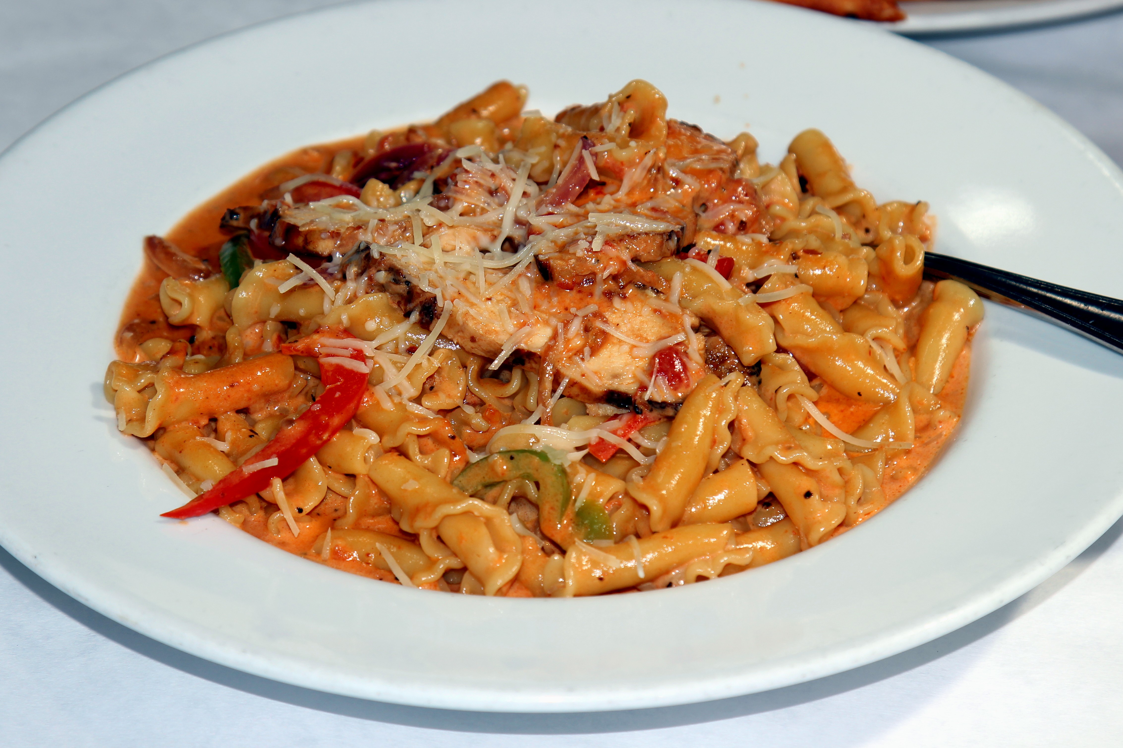 One-Pot Pasta Primavera: Fresh and Fast (image credits: wikimedia)