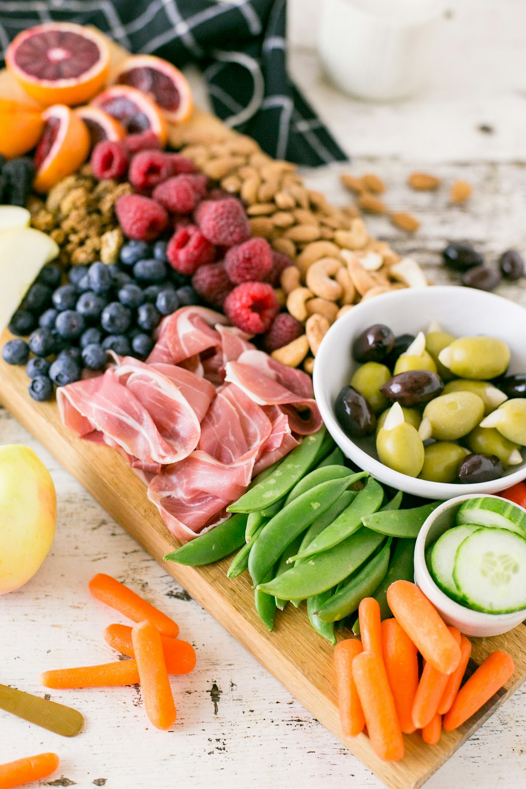 Strategic Snacking: The Energy Bridge (image credits: unsplash)