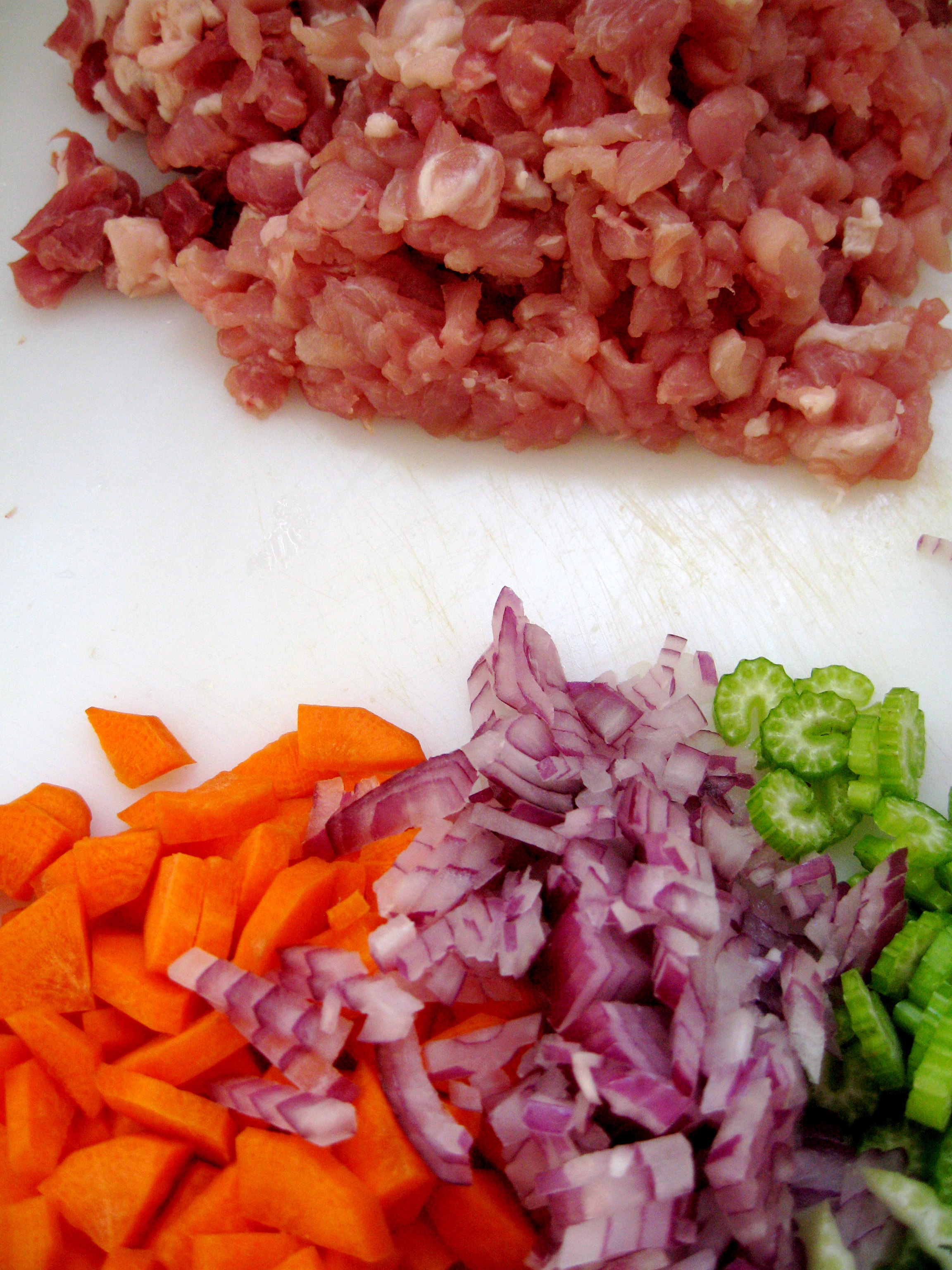 Embrace Mise en Place (Prep Ahead) (image credits: wikimedia)