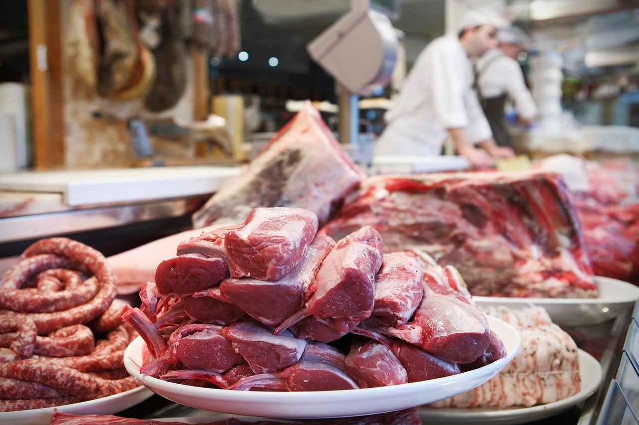 Washing Raw Meat Before Cooking (image credits: pixabay)