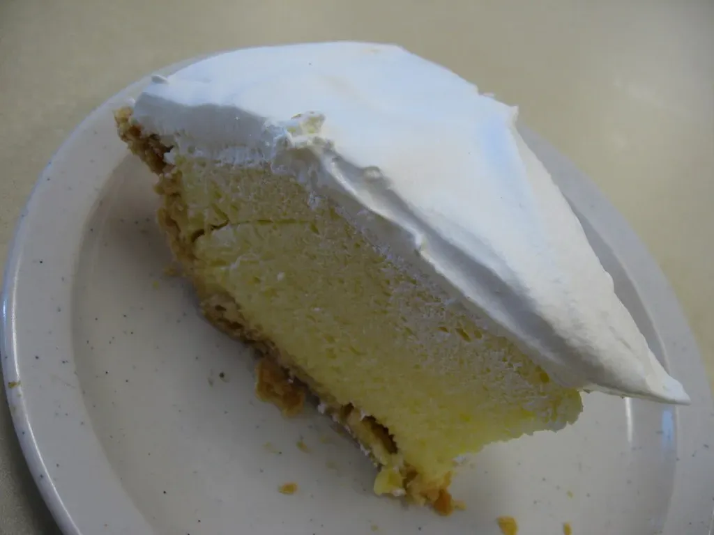 Chocolate Chiffon Pie (Image Credits: Flickr)