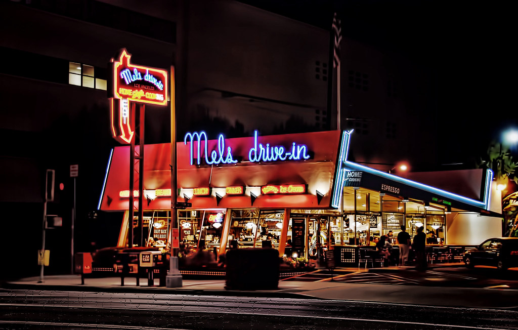 Drive-In Culture Transformed Dining (Image Credits: Flickr)