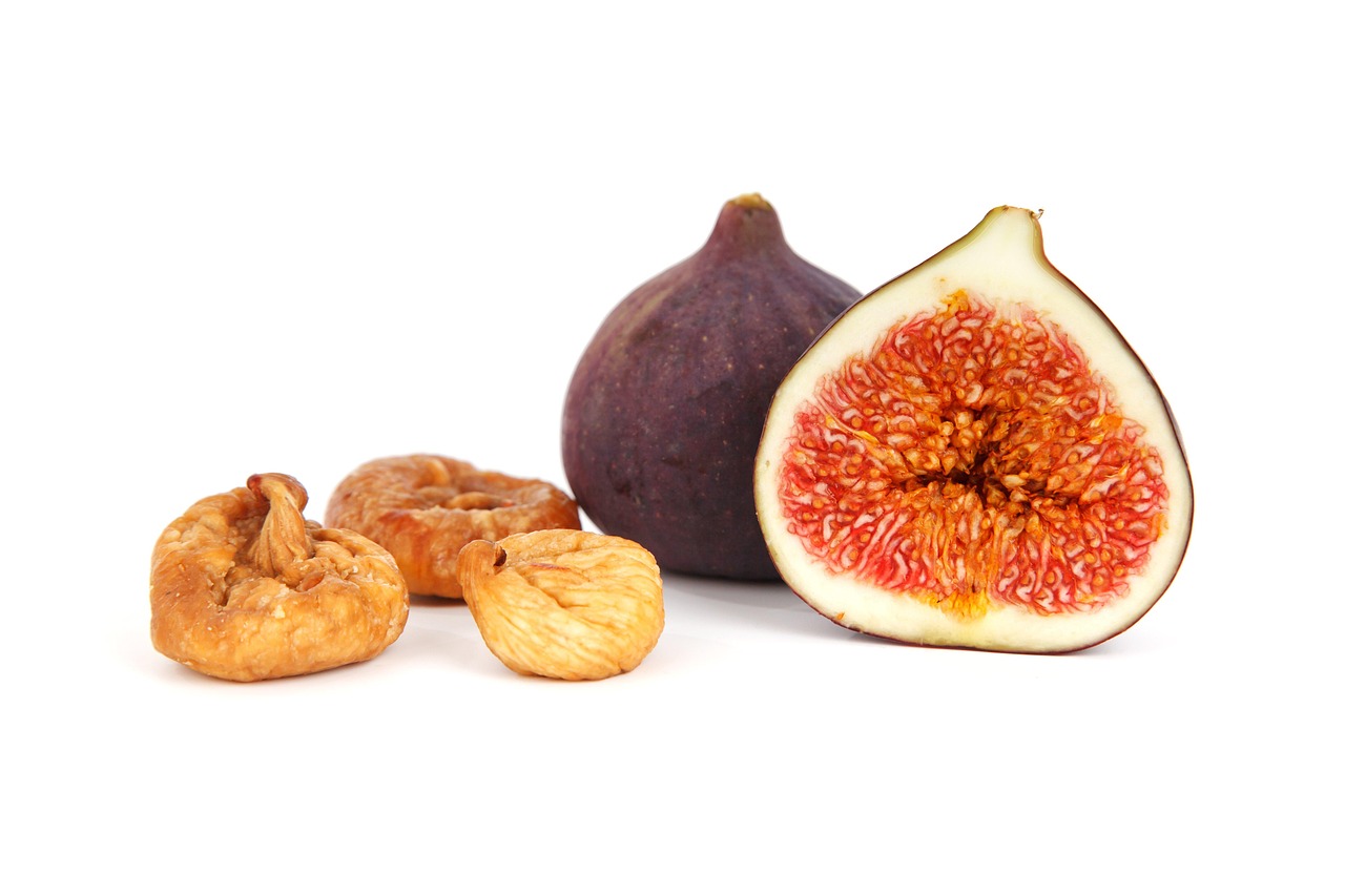 Figs (Fresh or Dried) (image credits: pixabay)