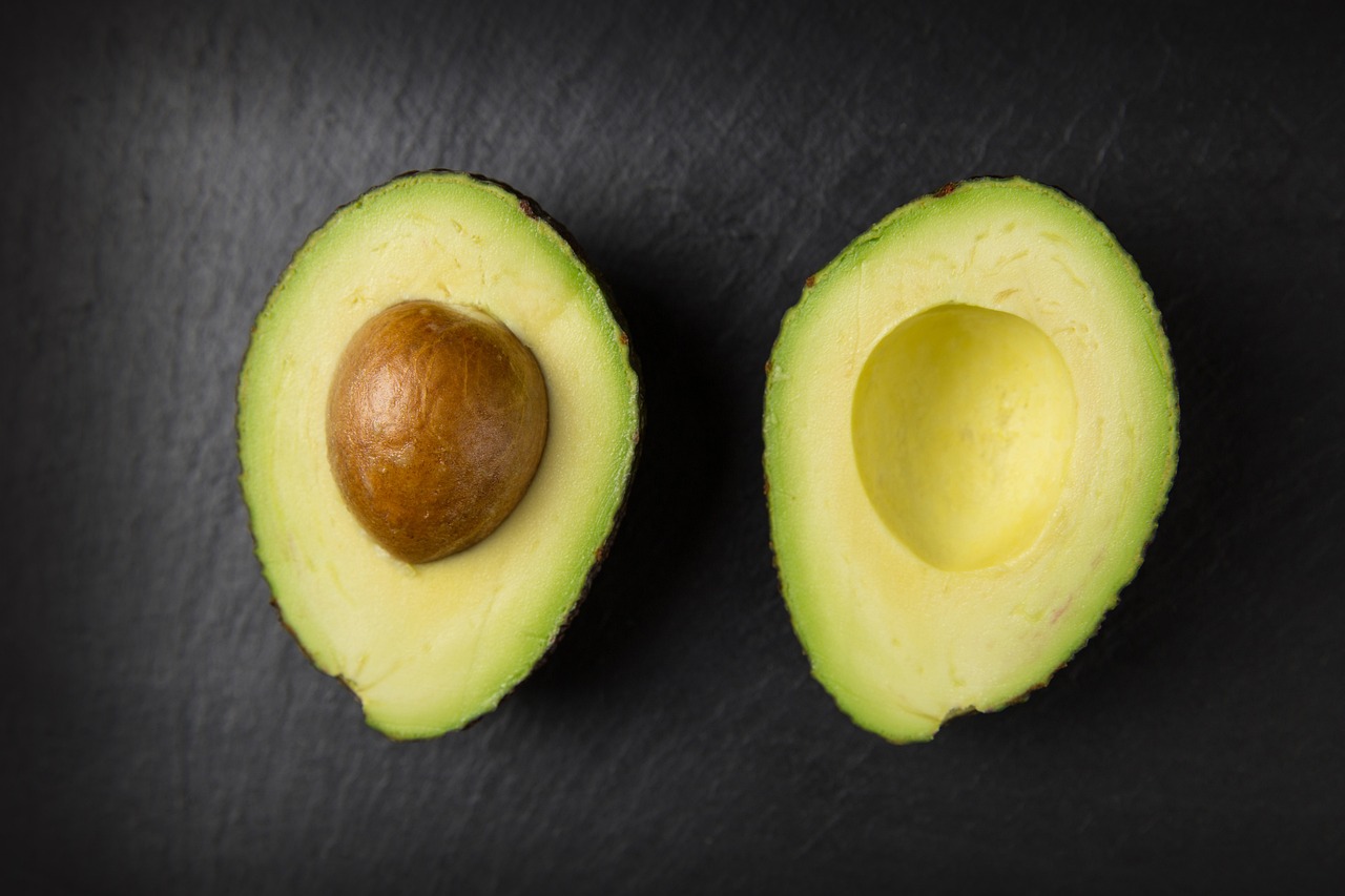 1. Avocado: The Heart-Healthy Fat (image credits: pixabay)