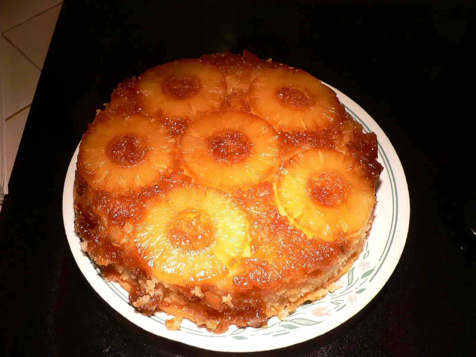 Pineapple Upside-Down Cake Fresh from the Oven (Image Credits: By Mark Pellegrini, CC BY-SA 2.5, https://commons.wikimedia.org/w/index.php?curid=2798686)
