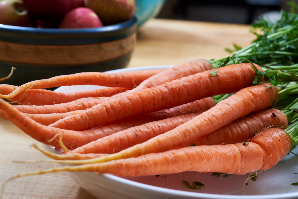 Carrots: Crunchy and Colorful (image credits: stocksnap)