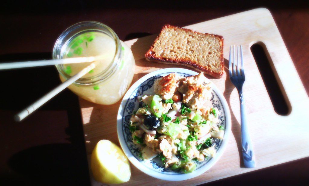 Hummus: The Protein and Fiber Powerhouse (Image Credits: Flickr)