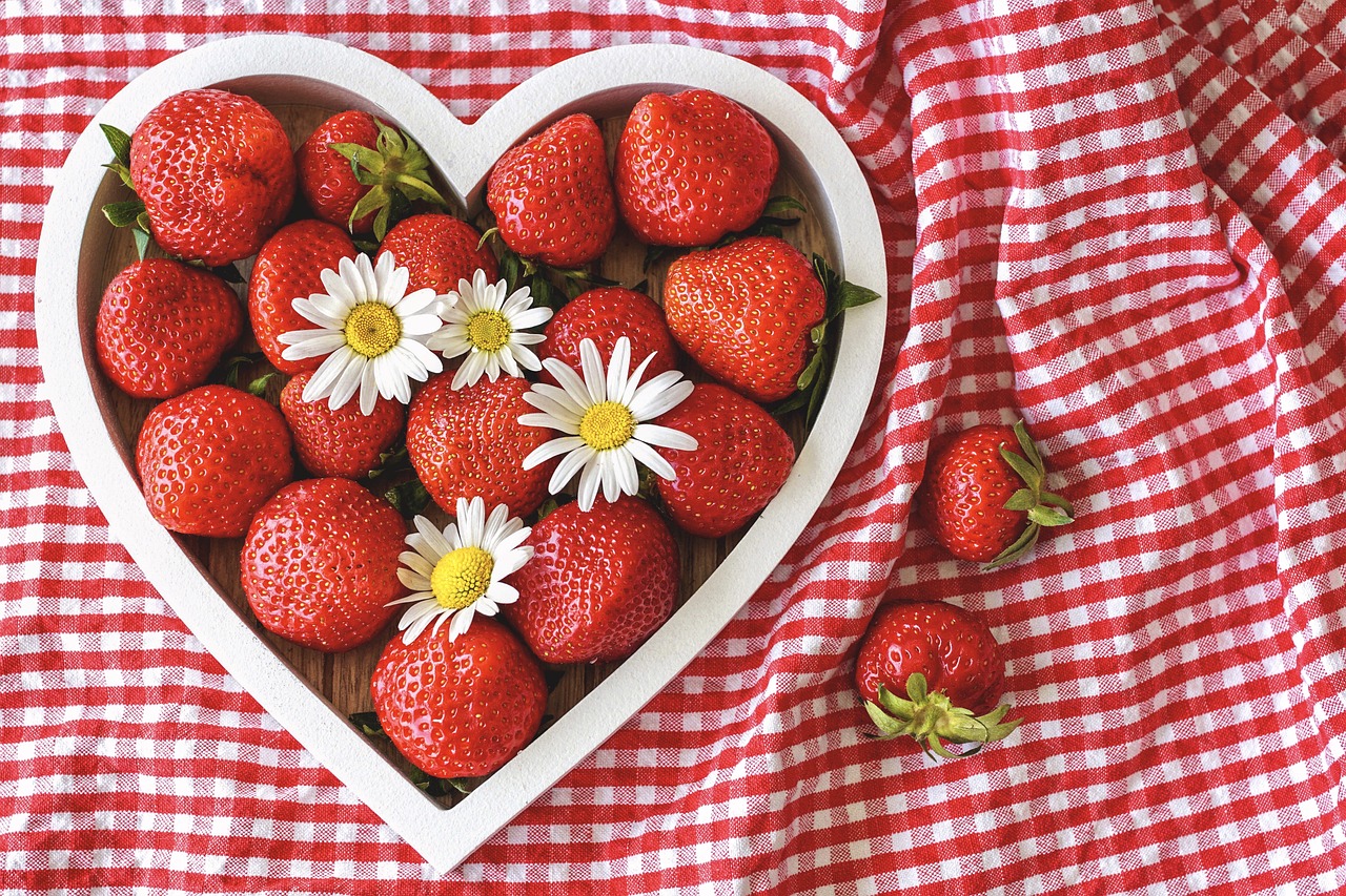 Berries: Tiny, Colorful, and Surprisingly Powerful (image credits: pixabay)